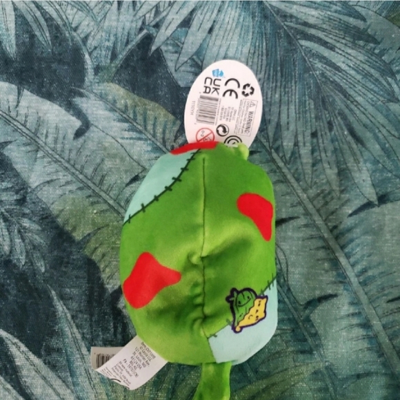 Cat Vs Pickles Zombie Kitty - Picture 2 of 3